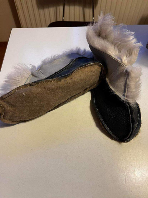 House Shoes / Moccasins in US Women's size 6 / EUR size 37